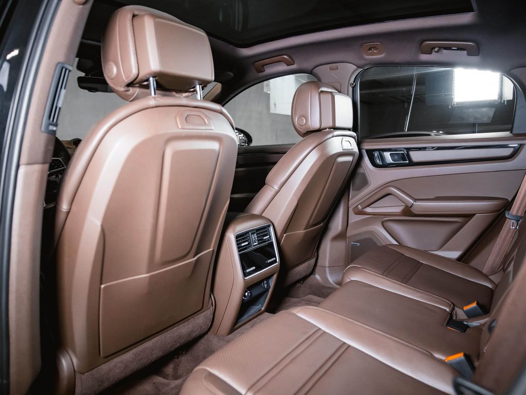 Porsche Cayenne 2023