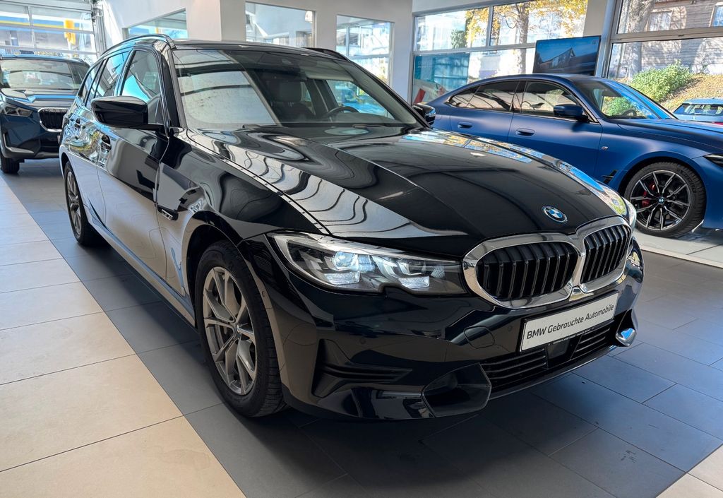 BMW 330 2022