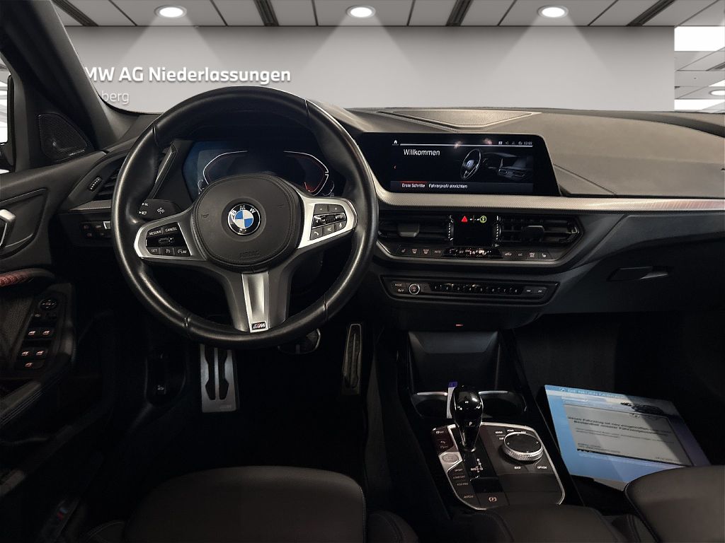 BMW 120 2022
