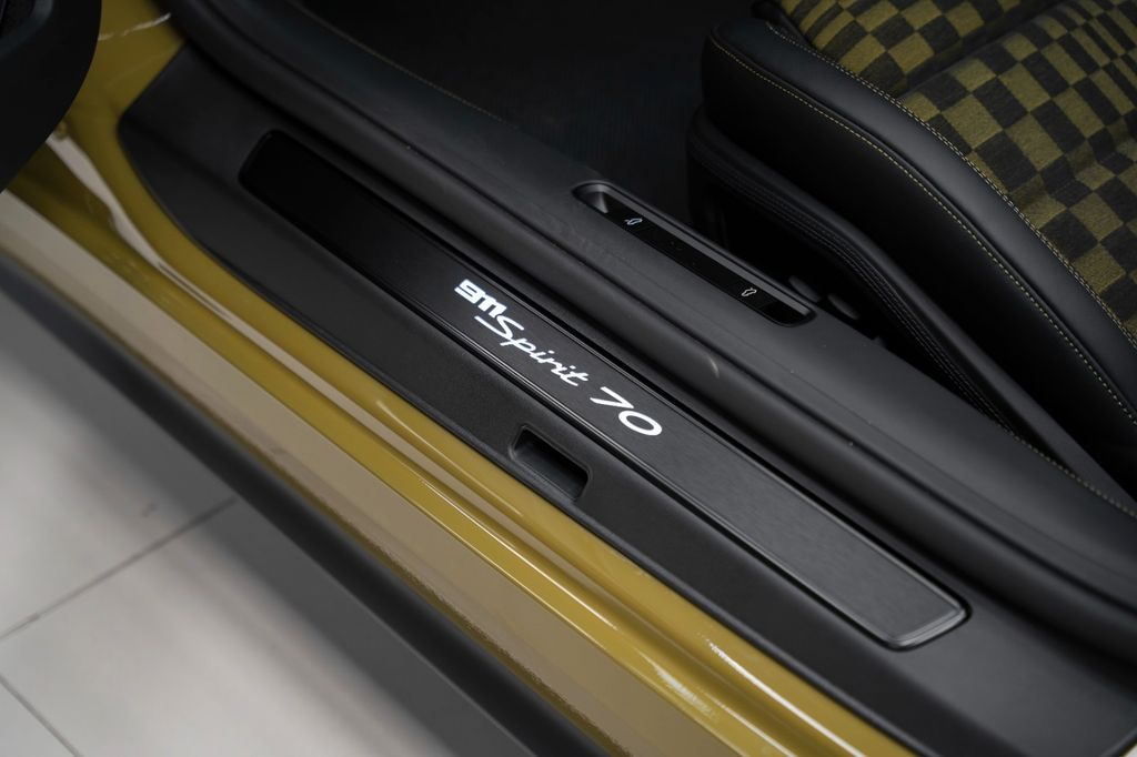 Porsche 992 2025