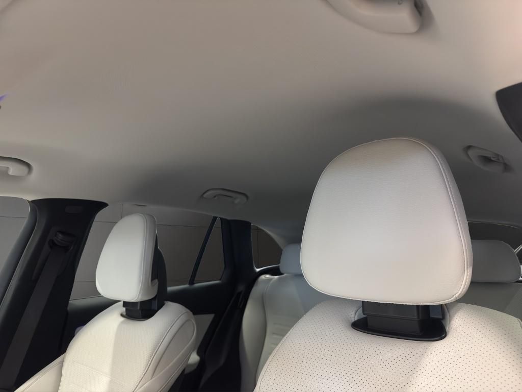 Mercedes-Benz GLC 300 2025