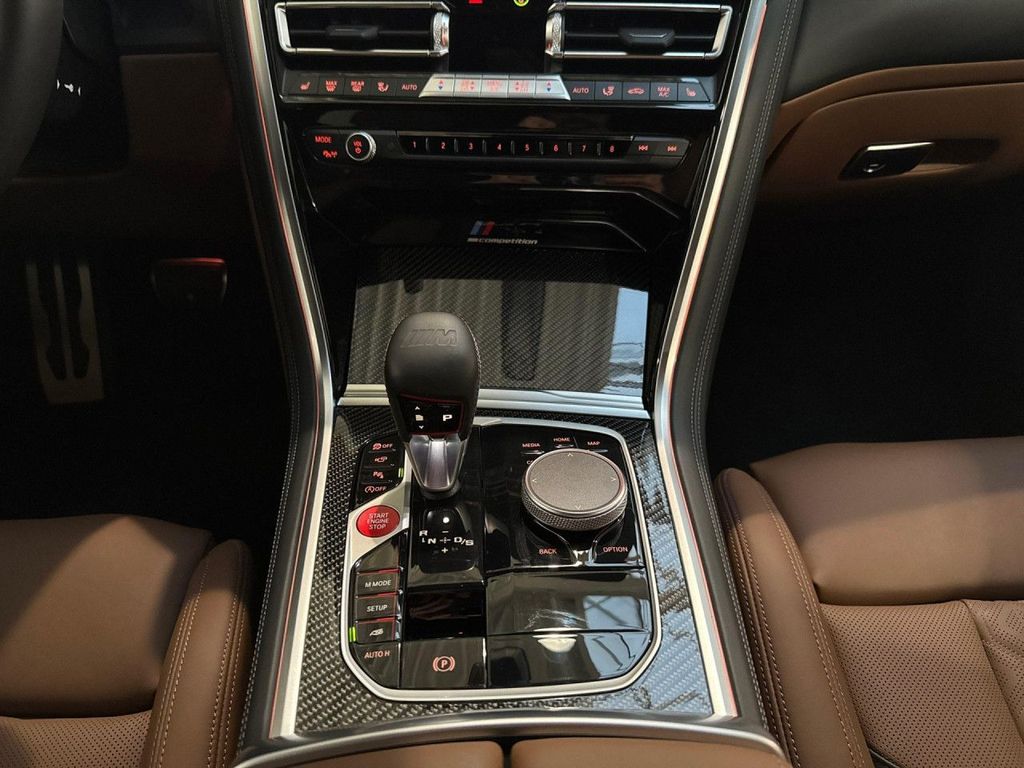 BMW M8 2025