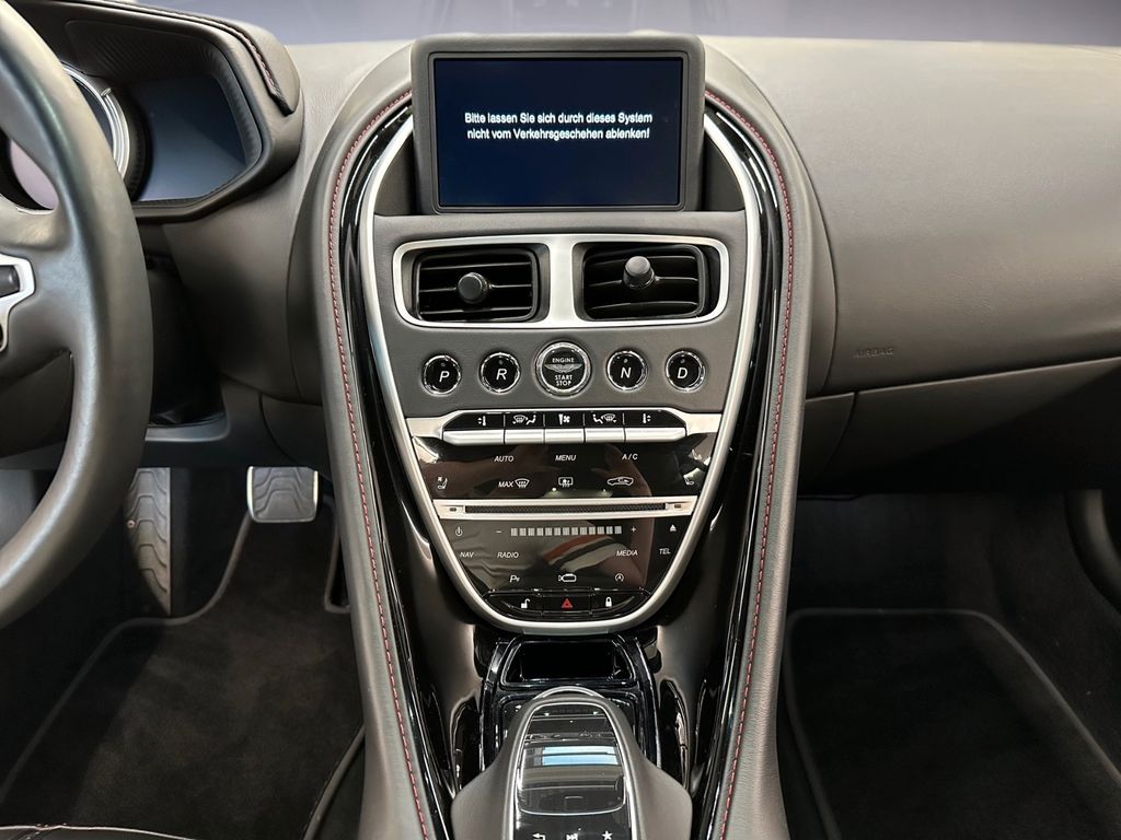 Aston Martin DB11 2019