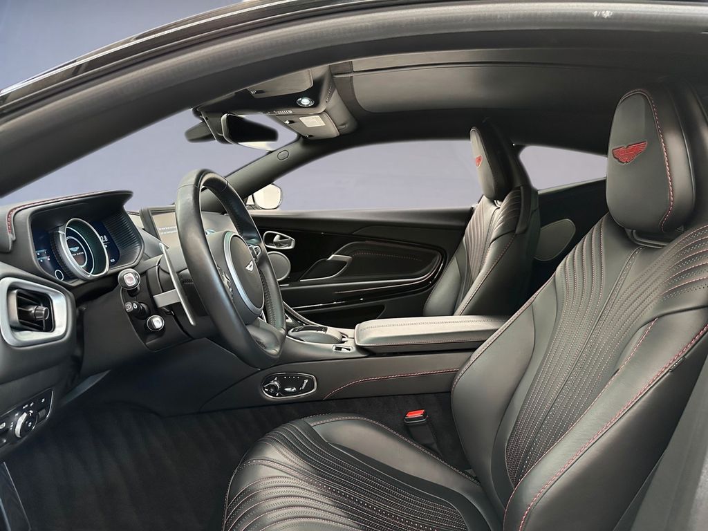 Aston Martin DB11 2019