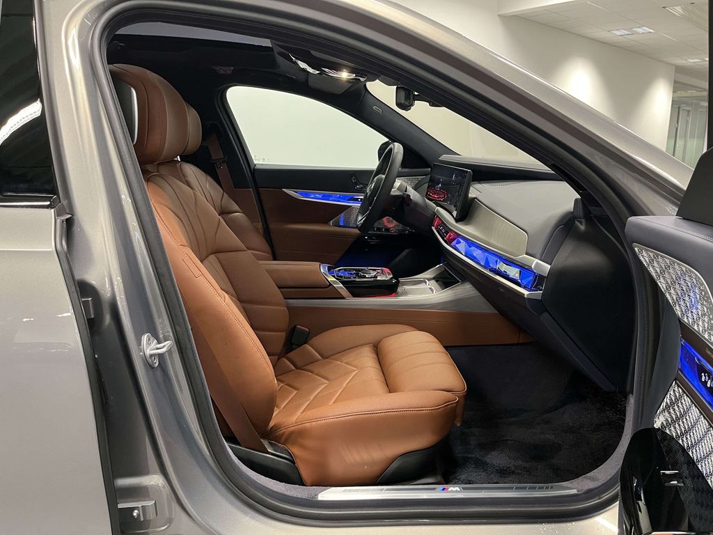 BMW i7 2024
