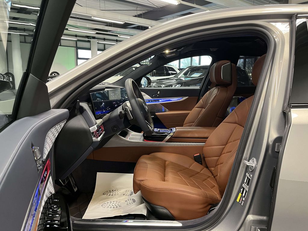 BMW i7 2024