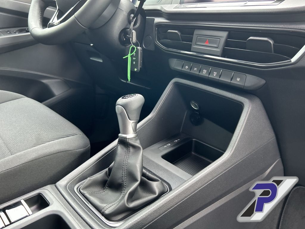 Ford Tourneo Connect 2025