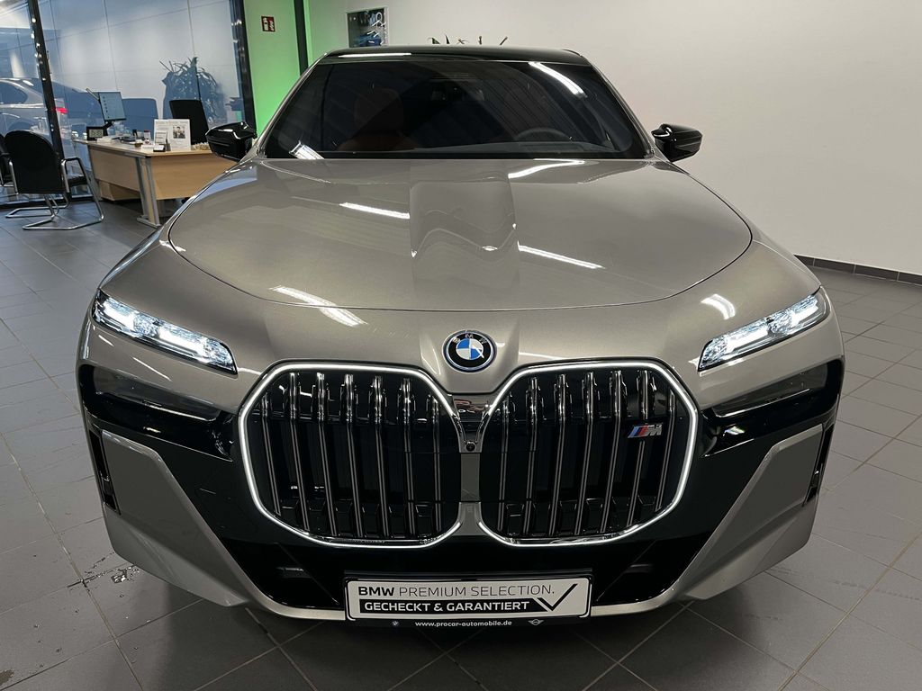 BMW i7 2024
