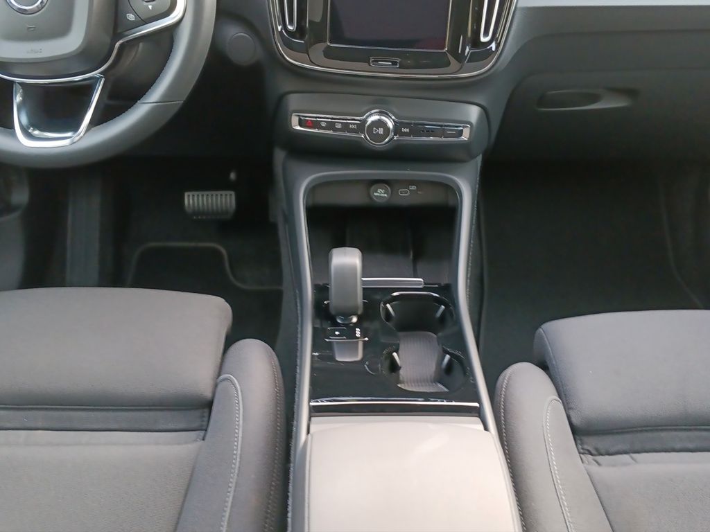 Volvo C40 2025