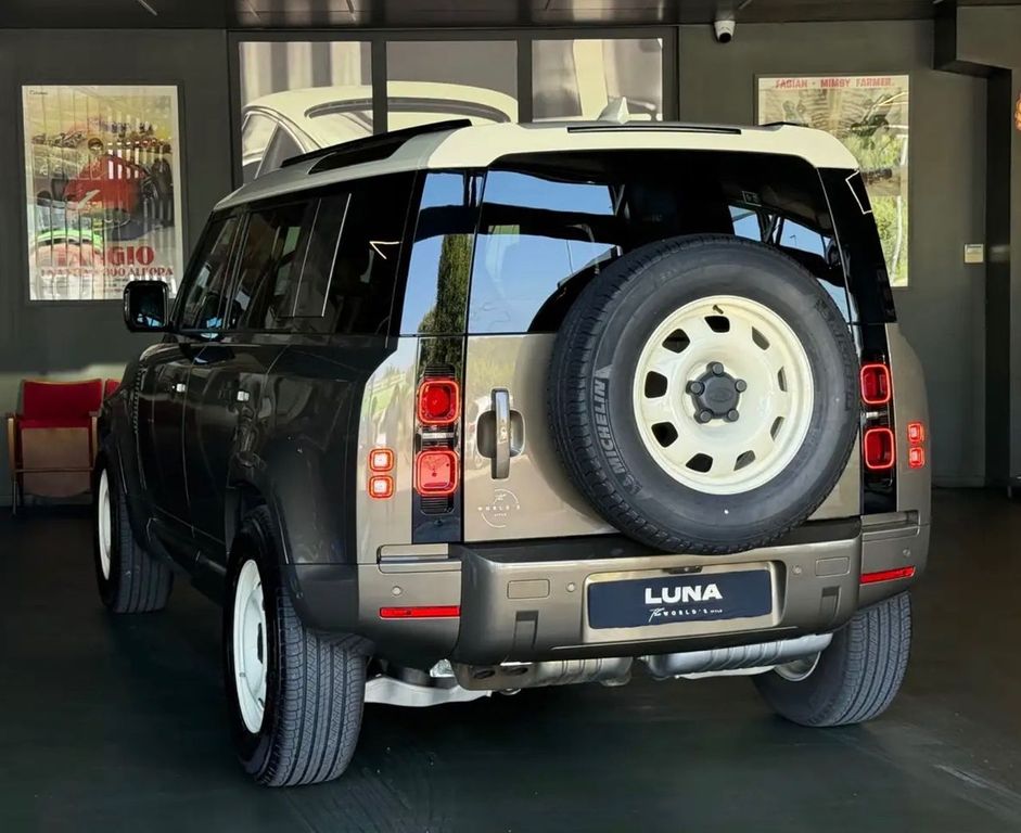 Land Rover Defender 2025