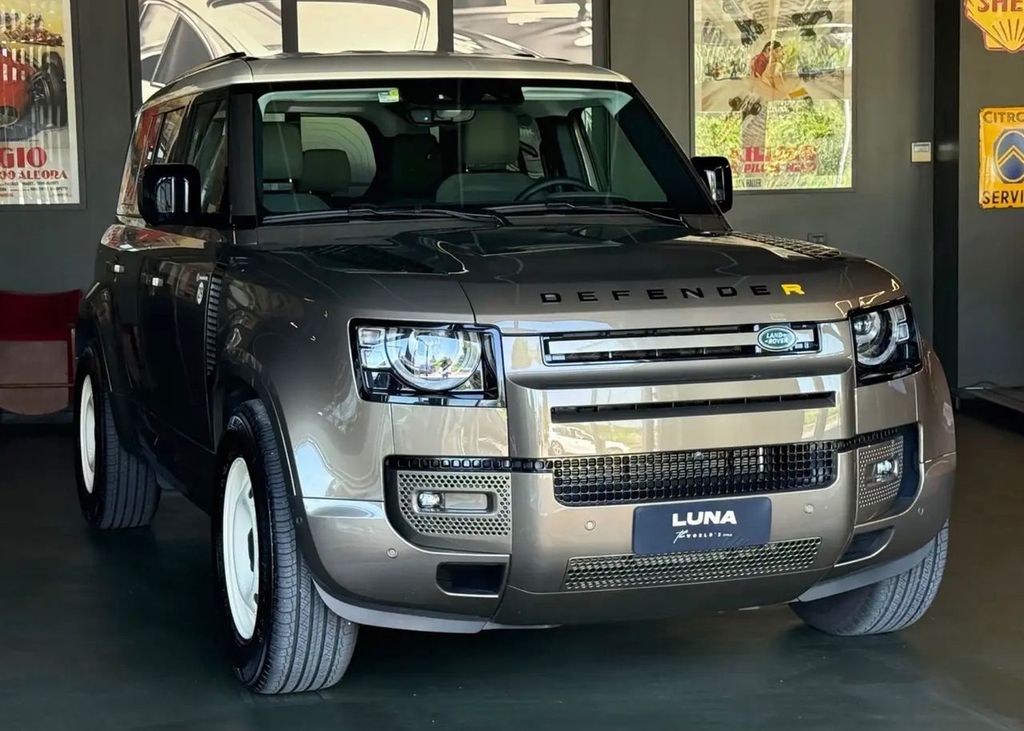 Land Rover Defender 2025