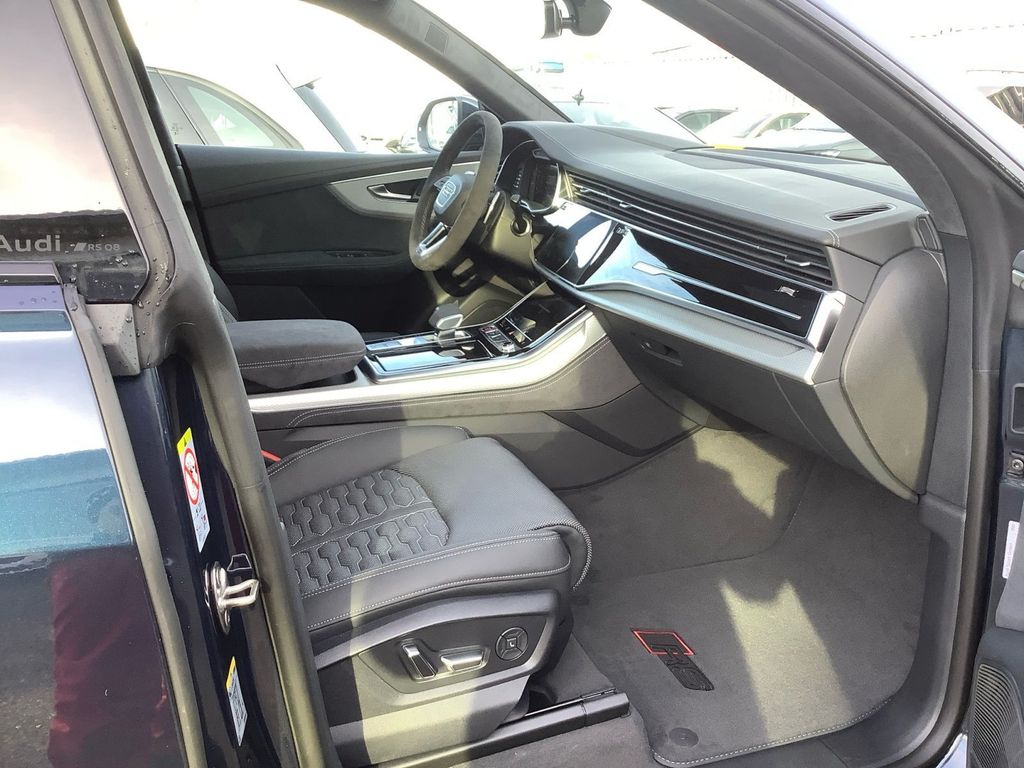Audi RSQ8 2025