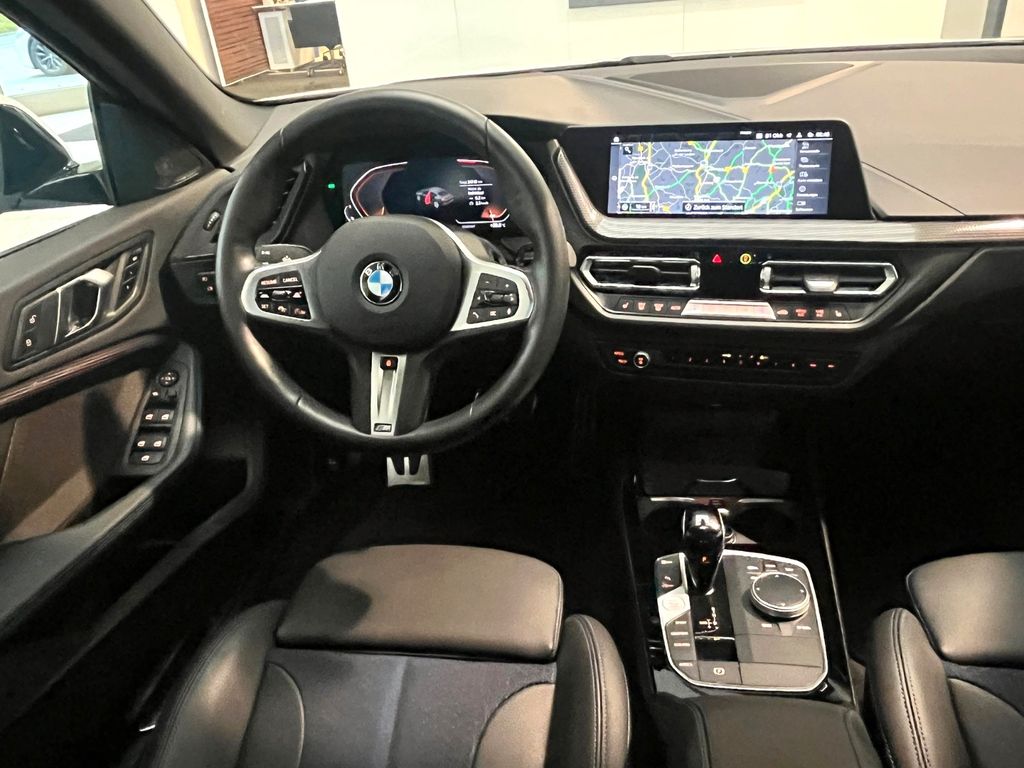 BMW 218 2024