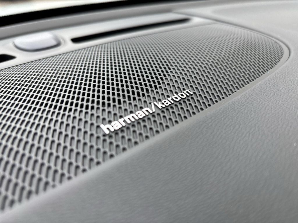 Volvo XC40 2025