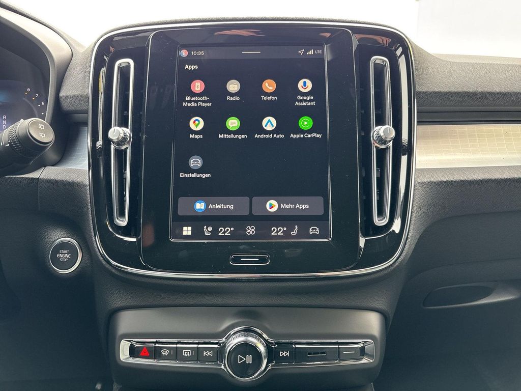 Volvo XC40 2025