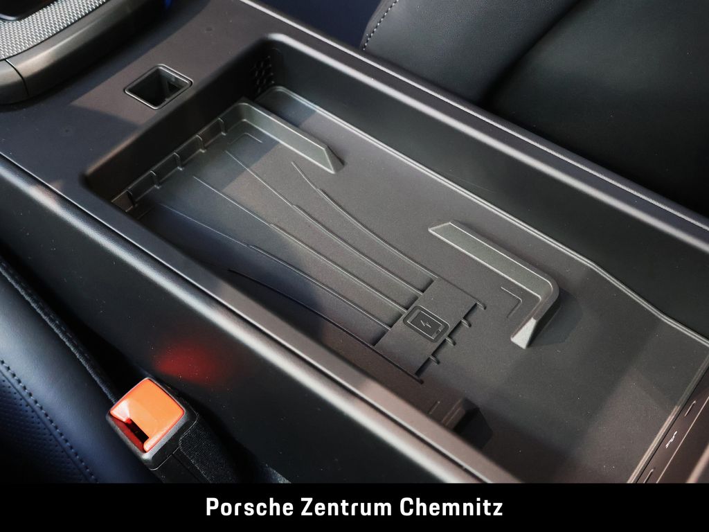 Porsche 992 2025