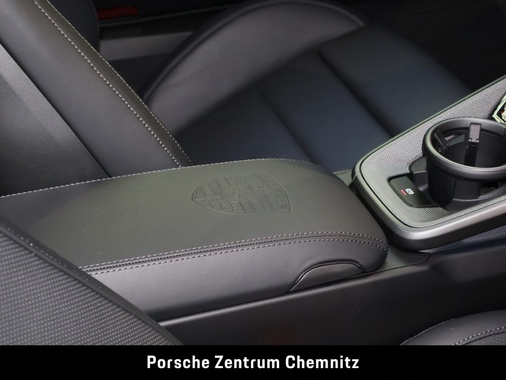 Porsche 992 2025