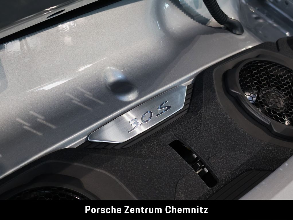 Porsche 992 2025