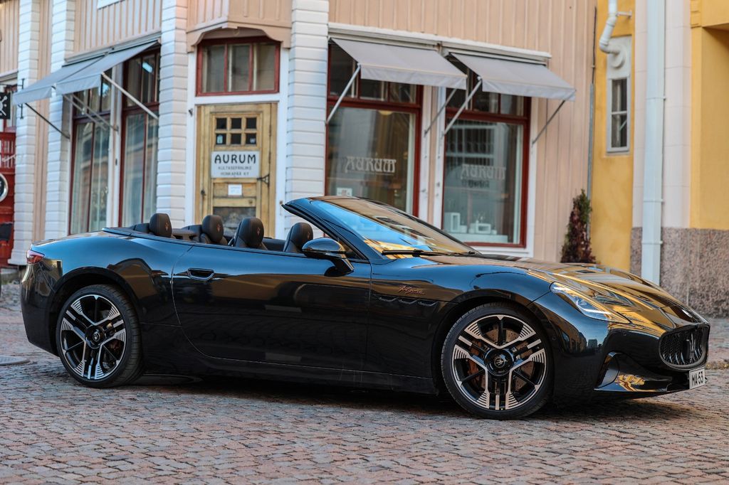 Maserati GranCabrio 2024