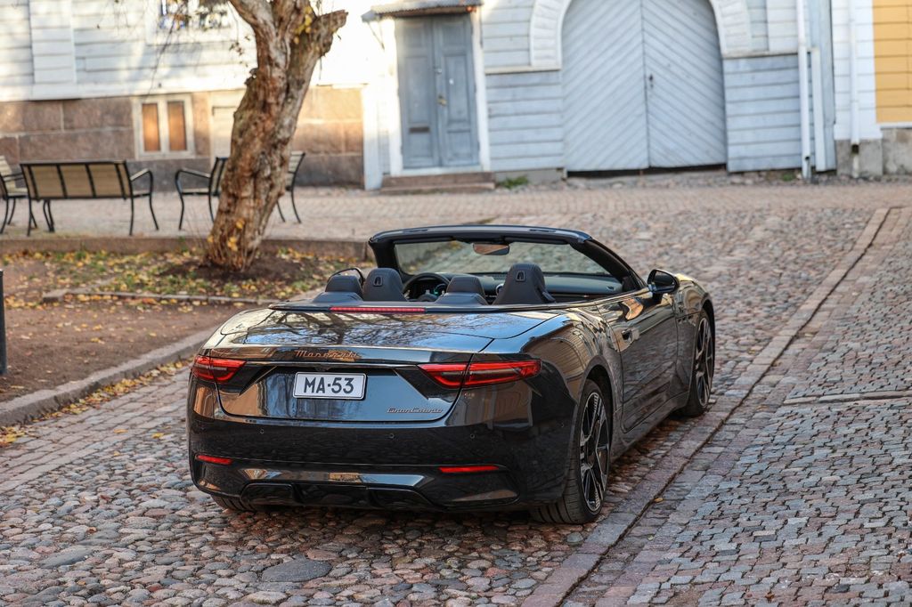 Maserati GranCabrio 2024