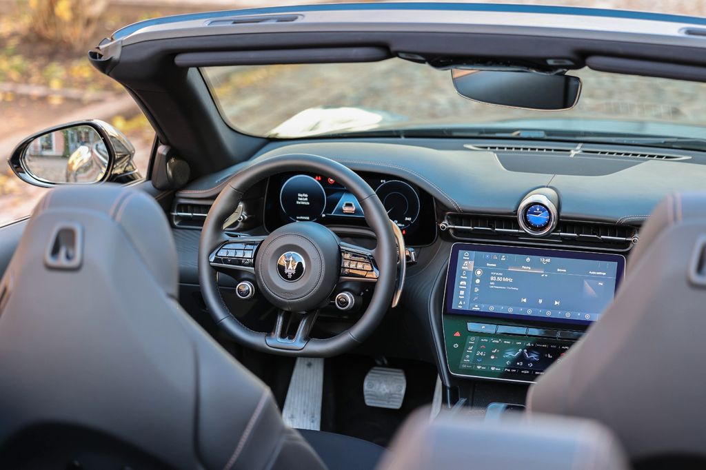 Maserati GranCabrio 2024