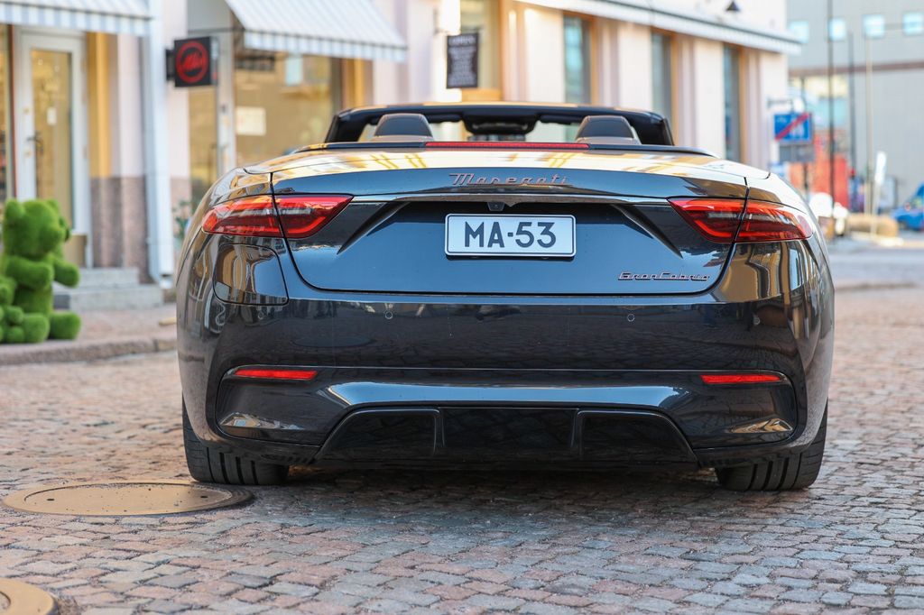 Maserati GranCabrio 2024