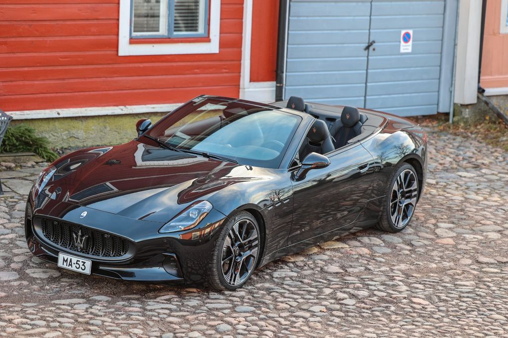 Maserati GranCabrio 2024