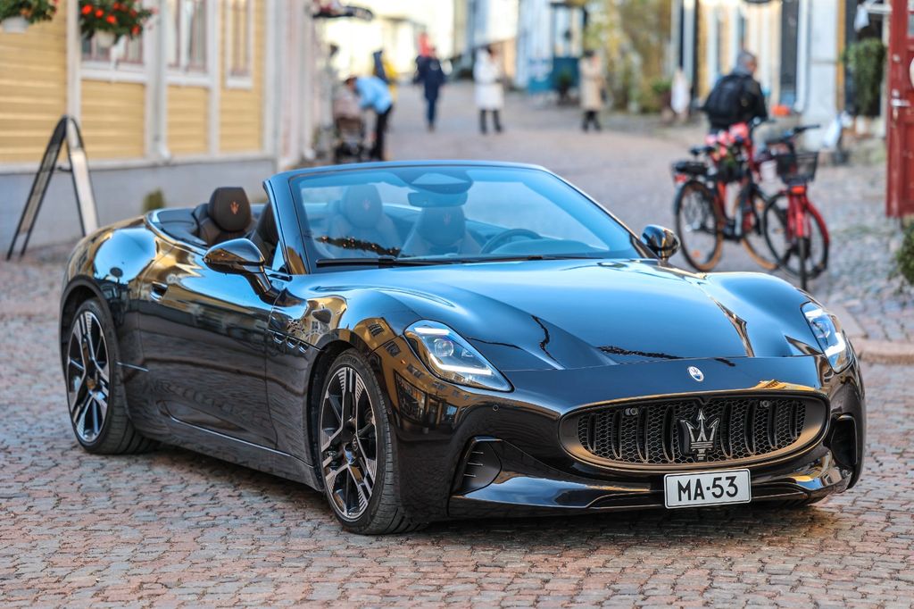 Maserati GranCabrio 2024