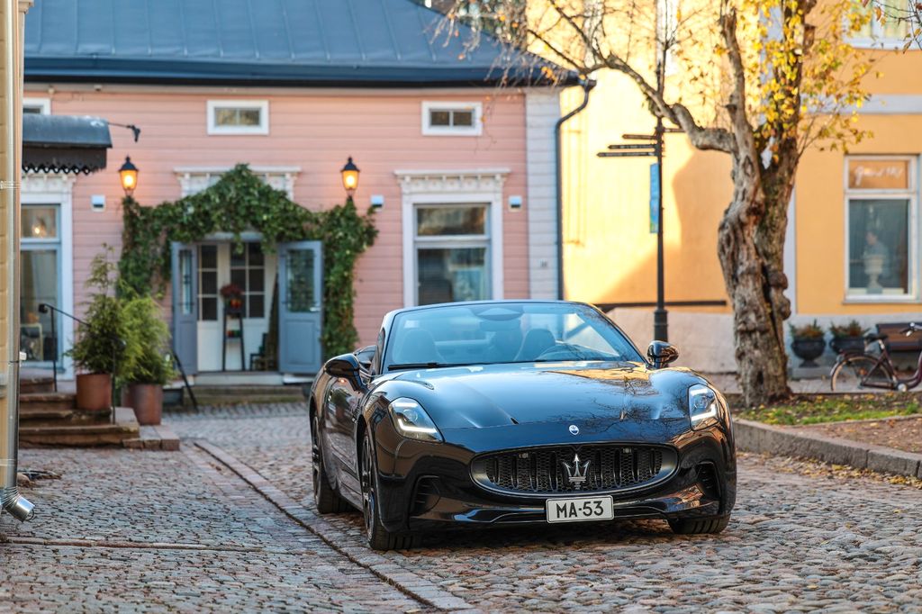 Maserati GranCabrio 2024