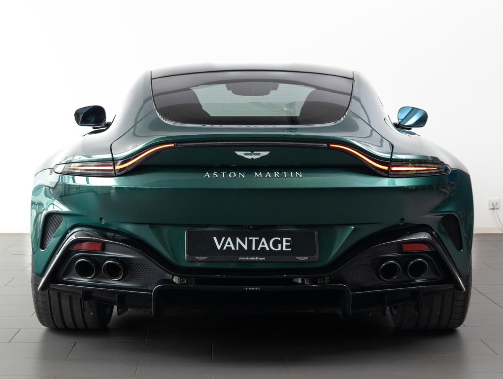 Aston Martin V8 Vantage 2025