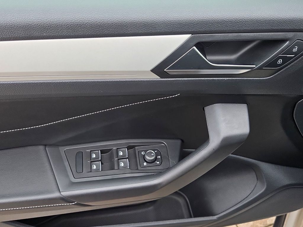 Volkswagen T-Roc 2024