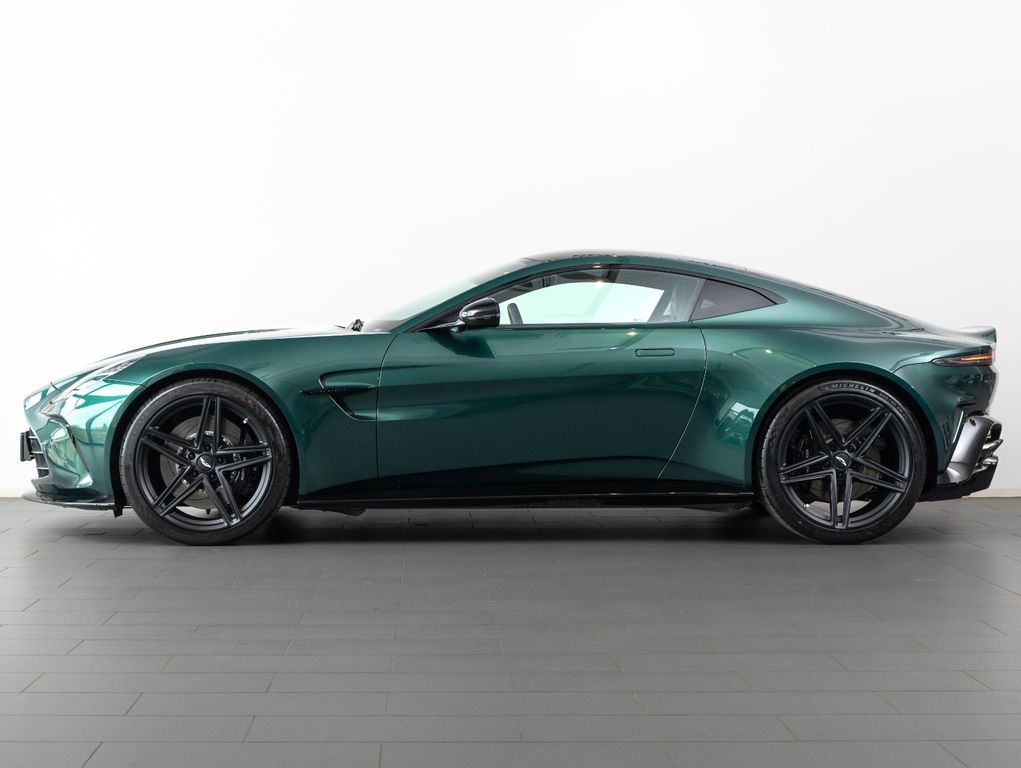 Aston Martin V8 Vantage 2025