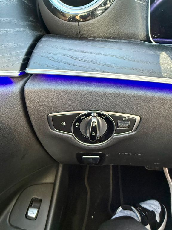 Mercedes-Benz E 300 2022