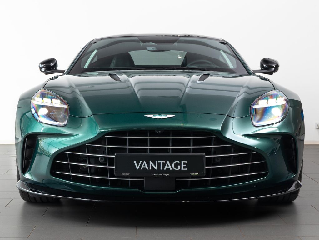 Aston Martin V8 Vantage 2025