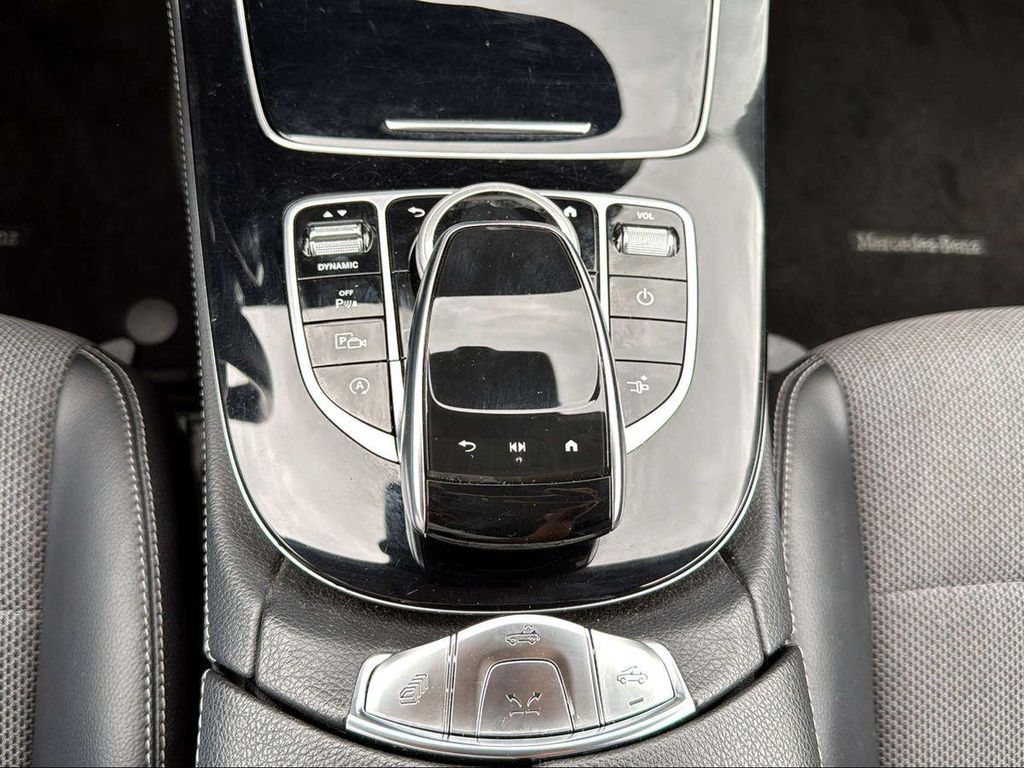 Mercedes-Benz E 200 2021