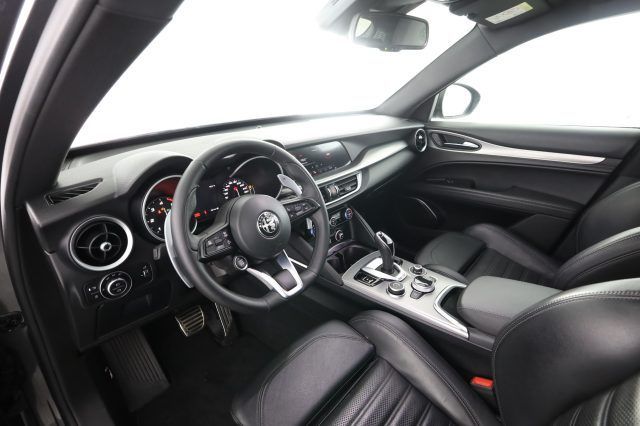 Alfa Romeo Stelvio 2023