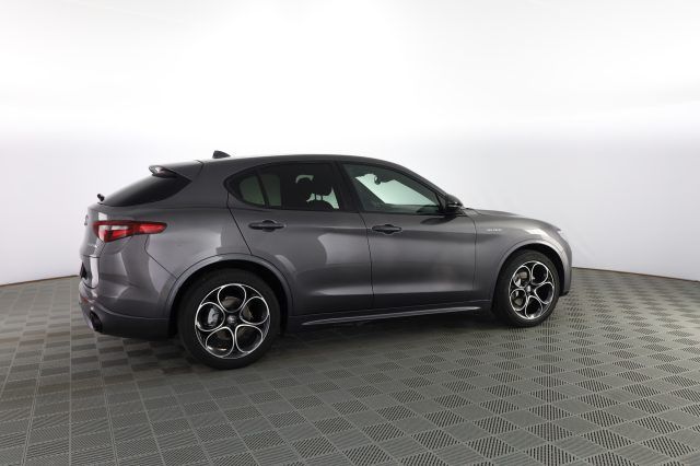 Alfa Romeo Stelvio 2023
