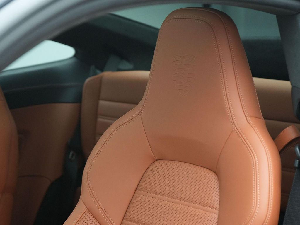 Porsche 992 2025
