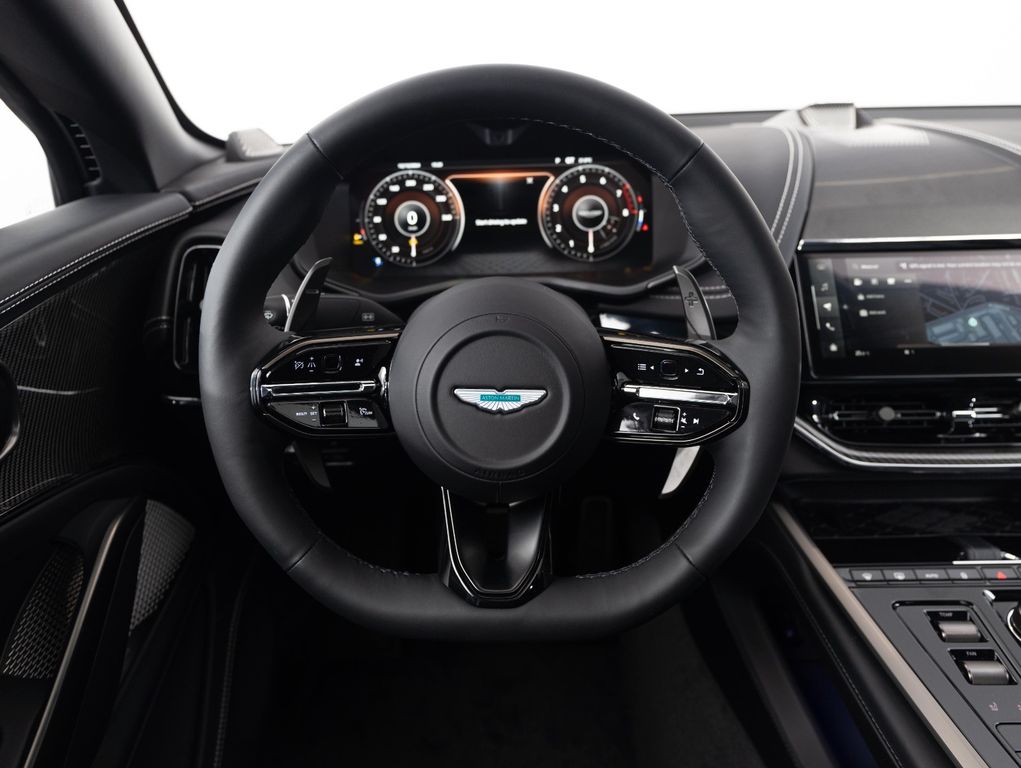 Aston Martin DBX 2025