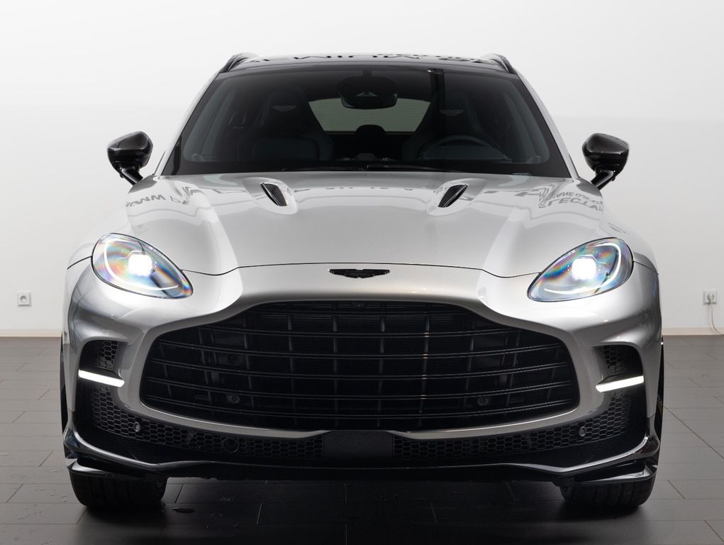 Aston Martin DBX 2025