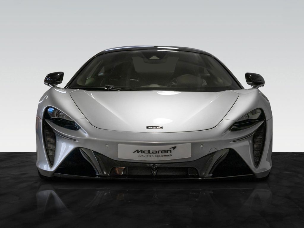 McLaren Artura 2024