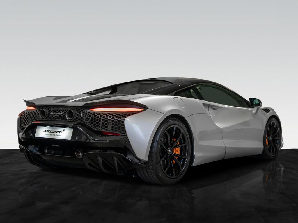 McLaren Artura 2024