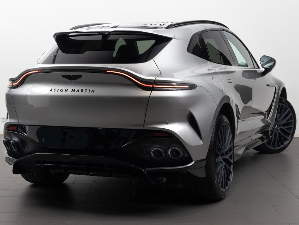 Aston Martin DBX 2025