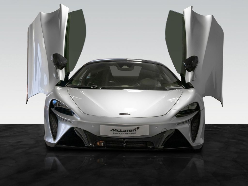 McLaren Artura 2024