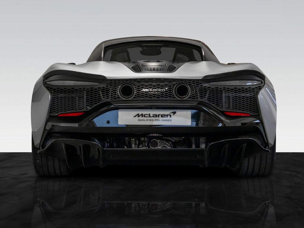 McLaren Artura 2024