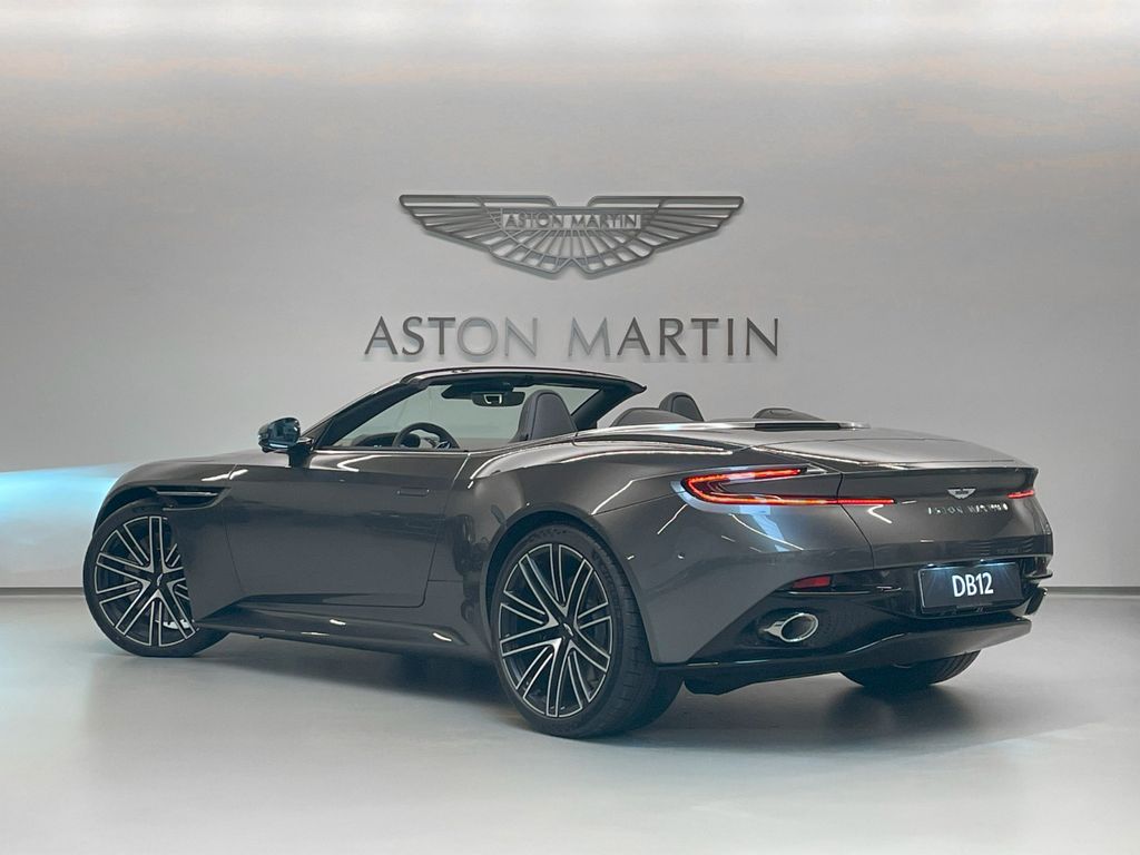 Aston Martin DB12 2025