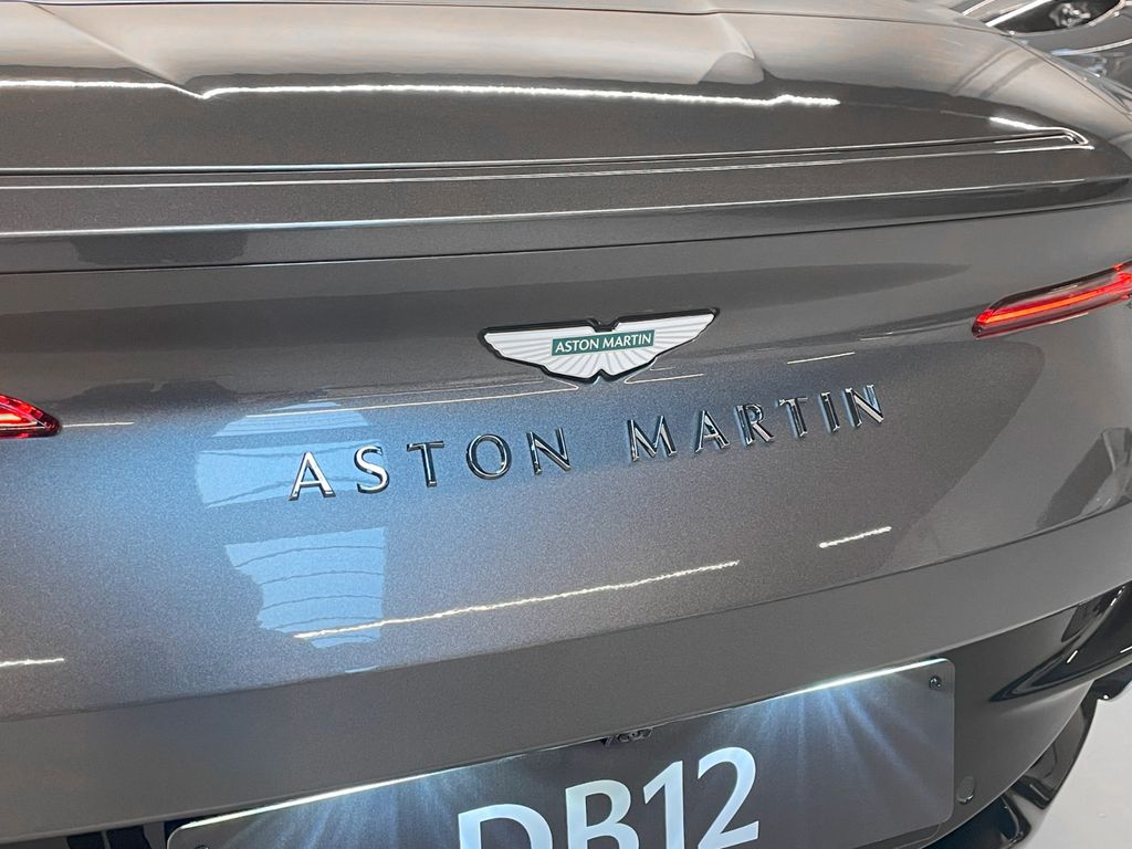 Aston Martin DB12 2025