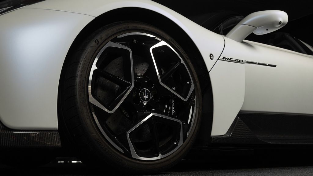 Maserati MC20 2023