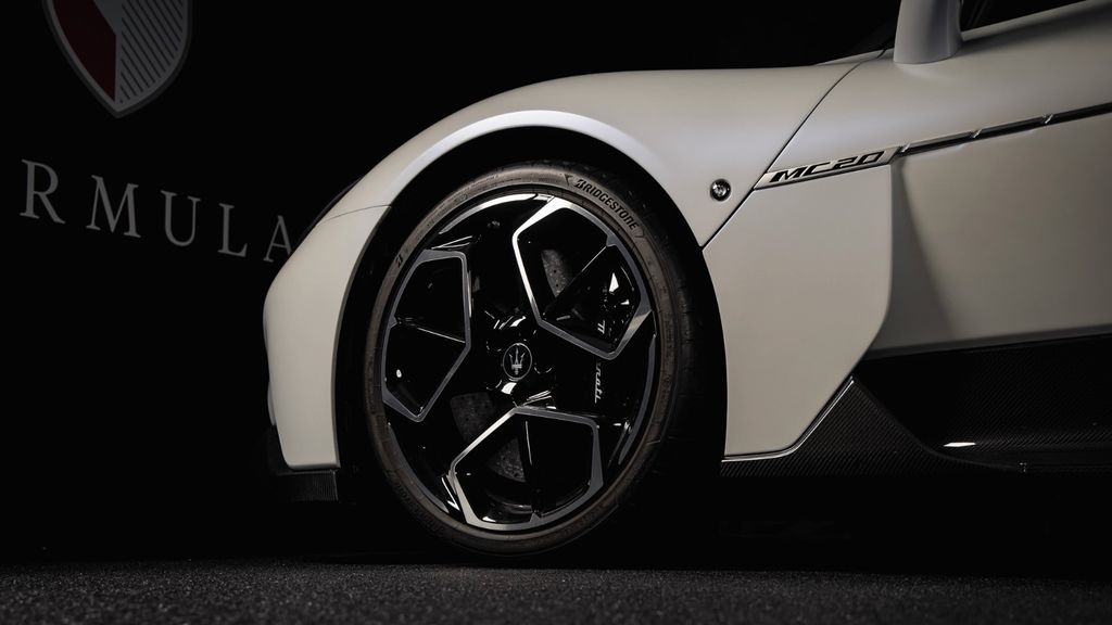 Maserati MC20 2023