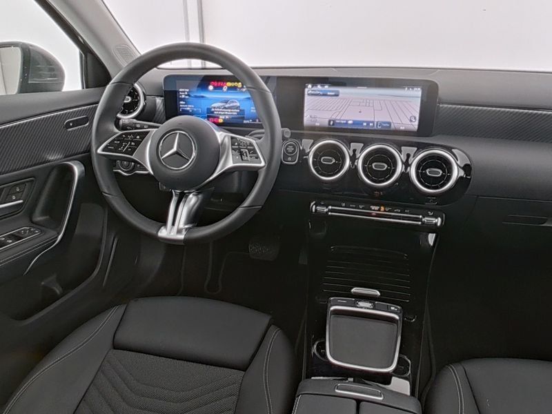Mercedes-Benz A 200 2024